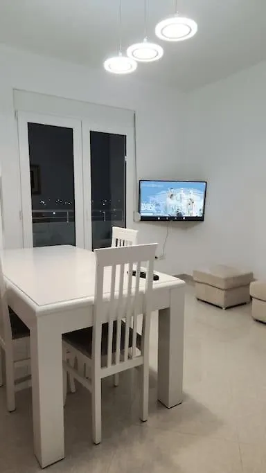 Modern & Cozy Apt, 1Km From City Center Fier Apartment