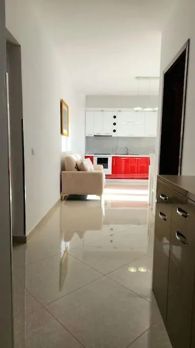 Modern & Cozy Apt, 1Km From City Center Fier