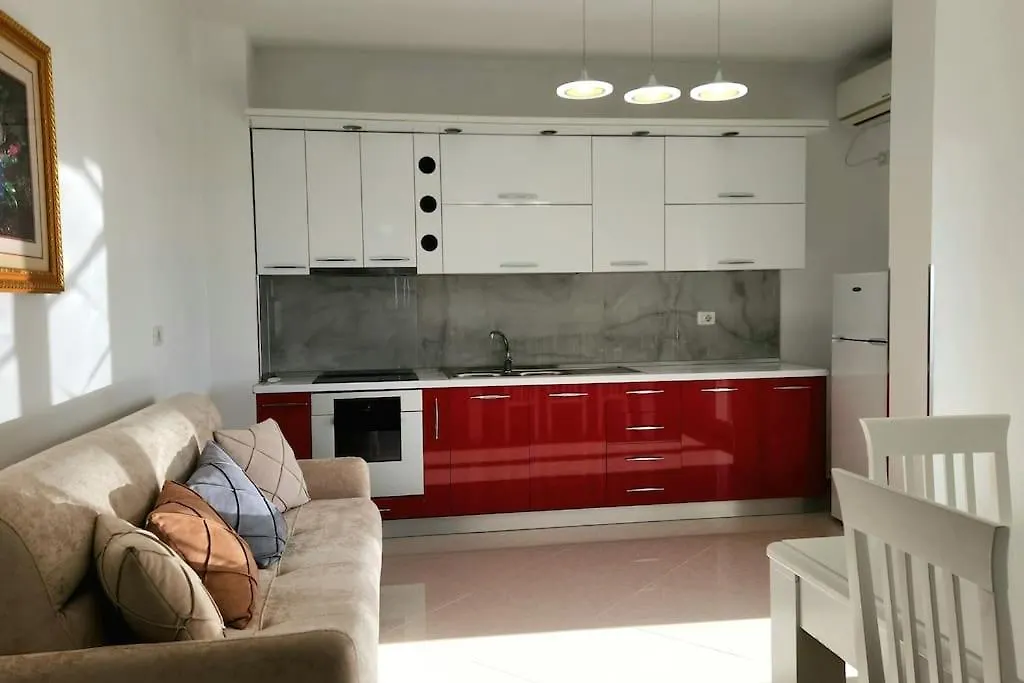 Modern & Cozy Apt, 1Km From City Center Fier Apartment