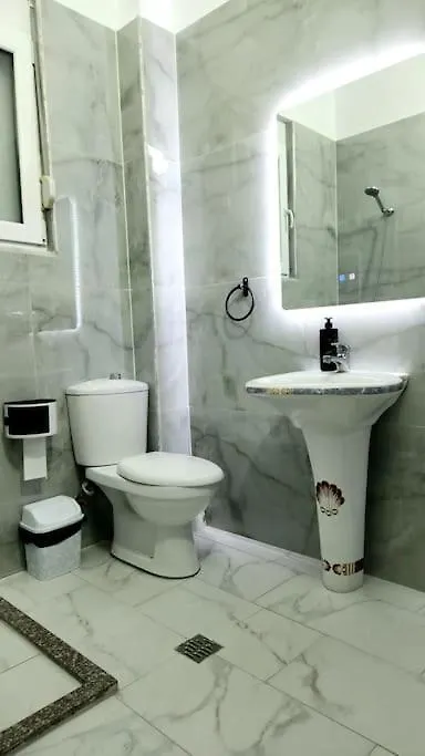 Modern & Cozy Apt, 1Km From City Center Fier 0*,
