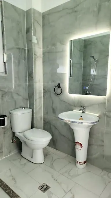 Apartment Modern & Cozy Apt, 1Km From City Center Fier