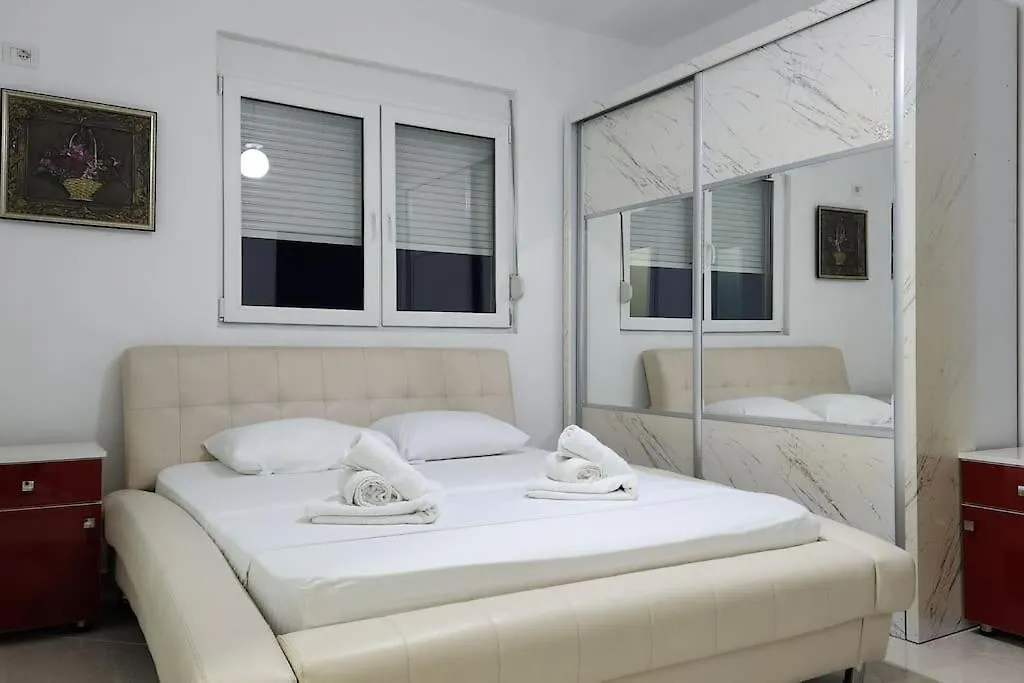 Modern & Cozy Apt, 1Km From City Center Fier Albania