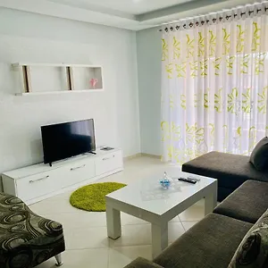 Apartment Downtown, Fier